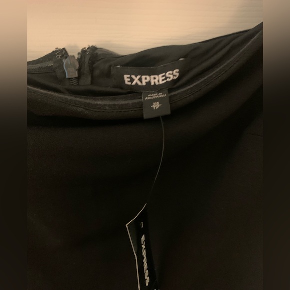 *NWT* Off the shoulder Express Jumpsuit - Picture 4 of 5